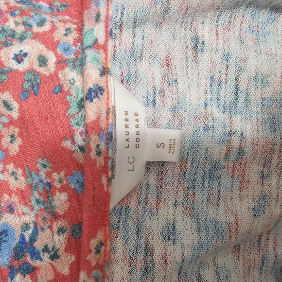 LC Lauren Conrad Pink Floral Flutter Sleeve Tee Size Small - Picture 7 of 9